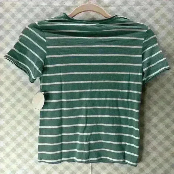 Disney Parks Magic Kingdom Youth / Womens T Shirt small - Picture 2 of 6